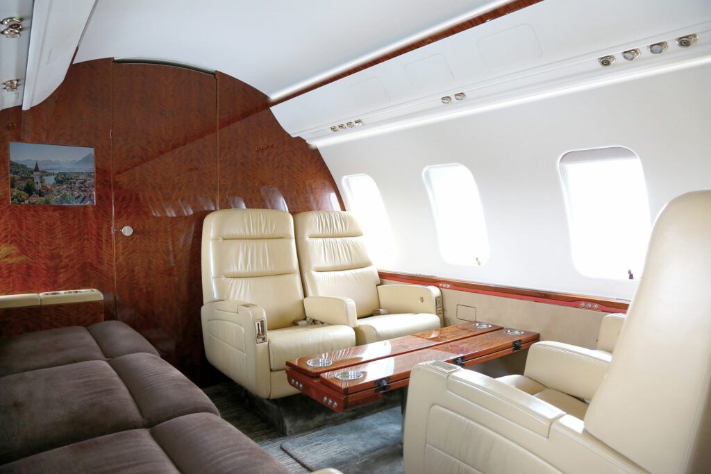 Challenger 605 AFT Cabin - ASM Charter