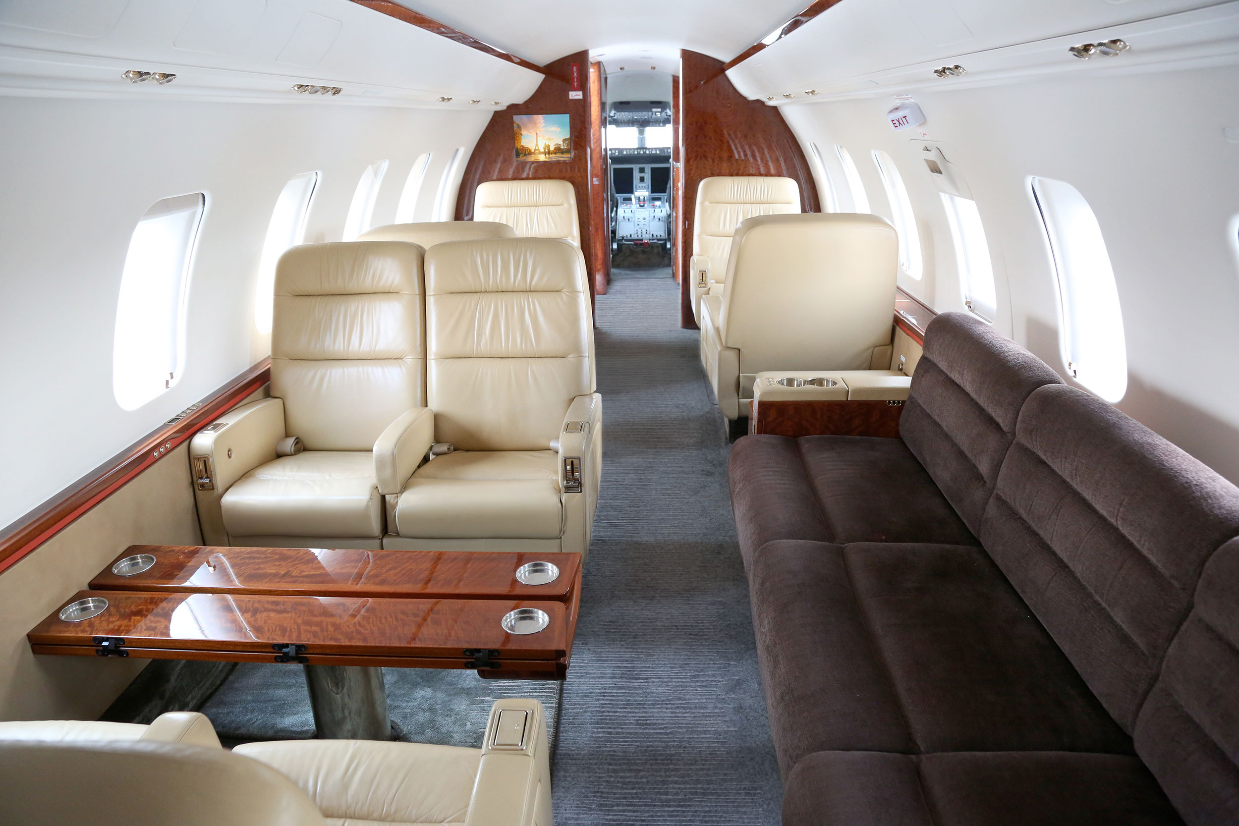 Challenger 605 AFT Cabin - Aviation Services Management (ASM)