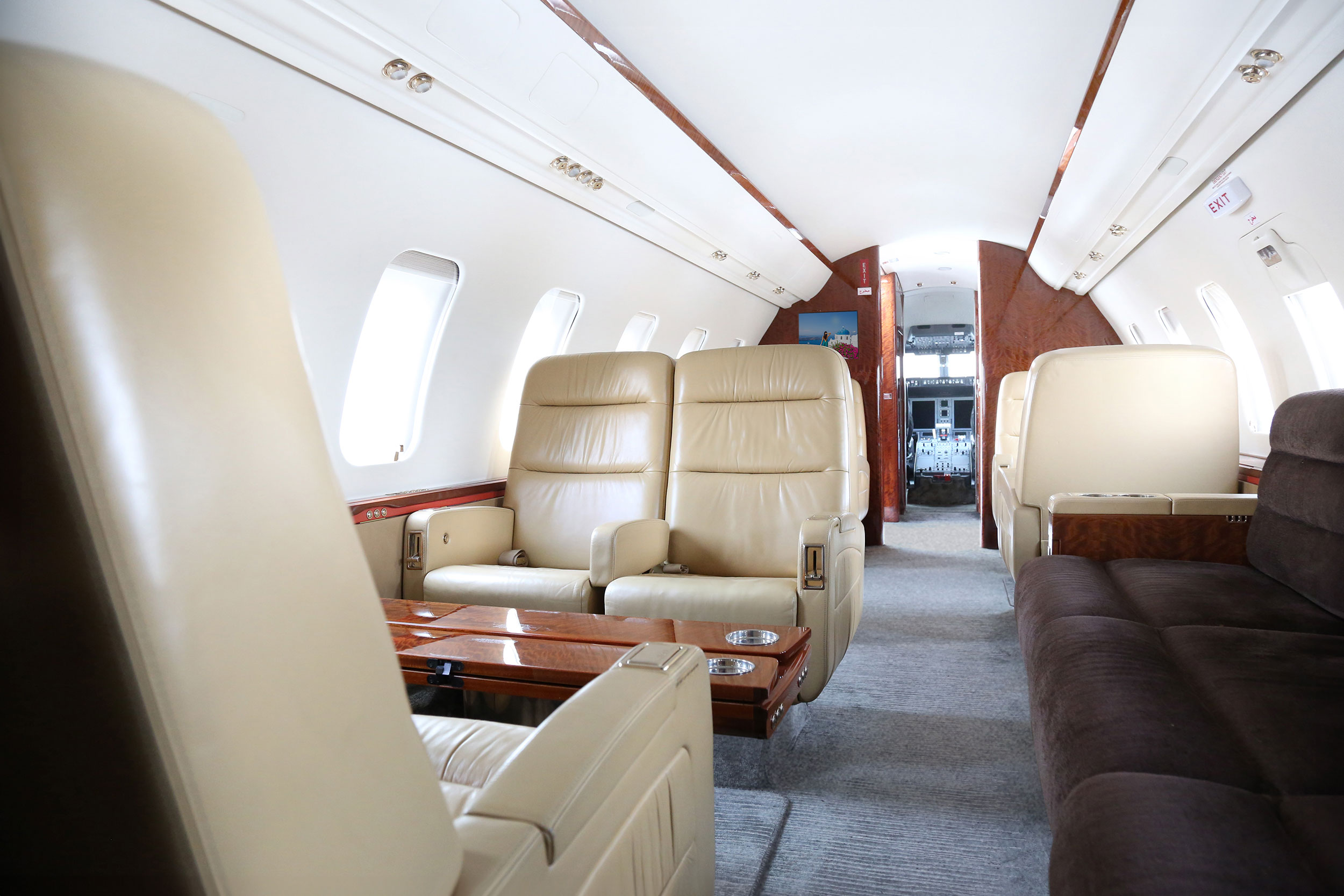 Challenger 605 AFT Cabin - Aviation Services Management (ASM)