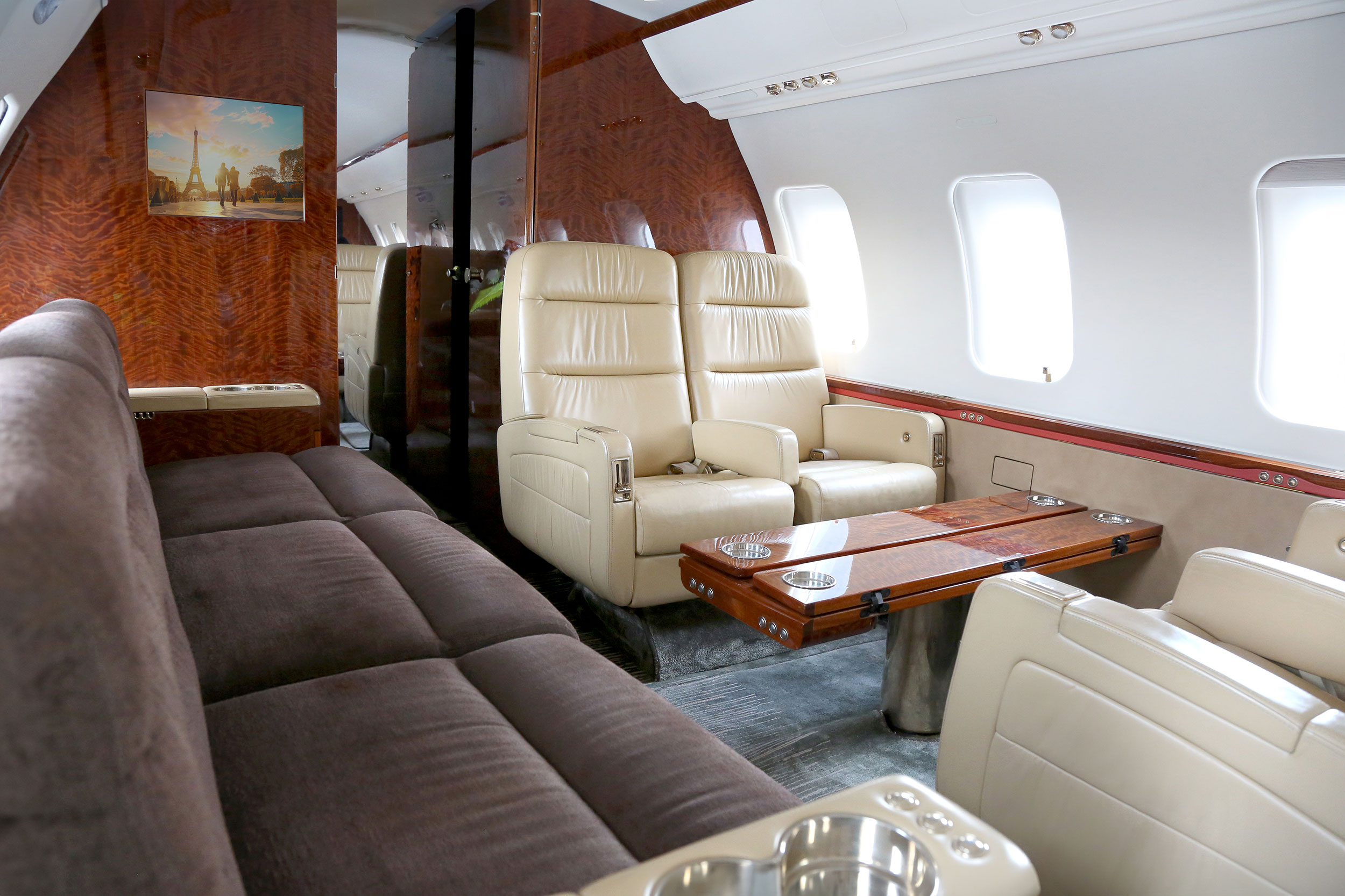 Challenger 605 AFT Cabin - Aviation Services Management (ASM)