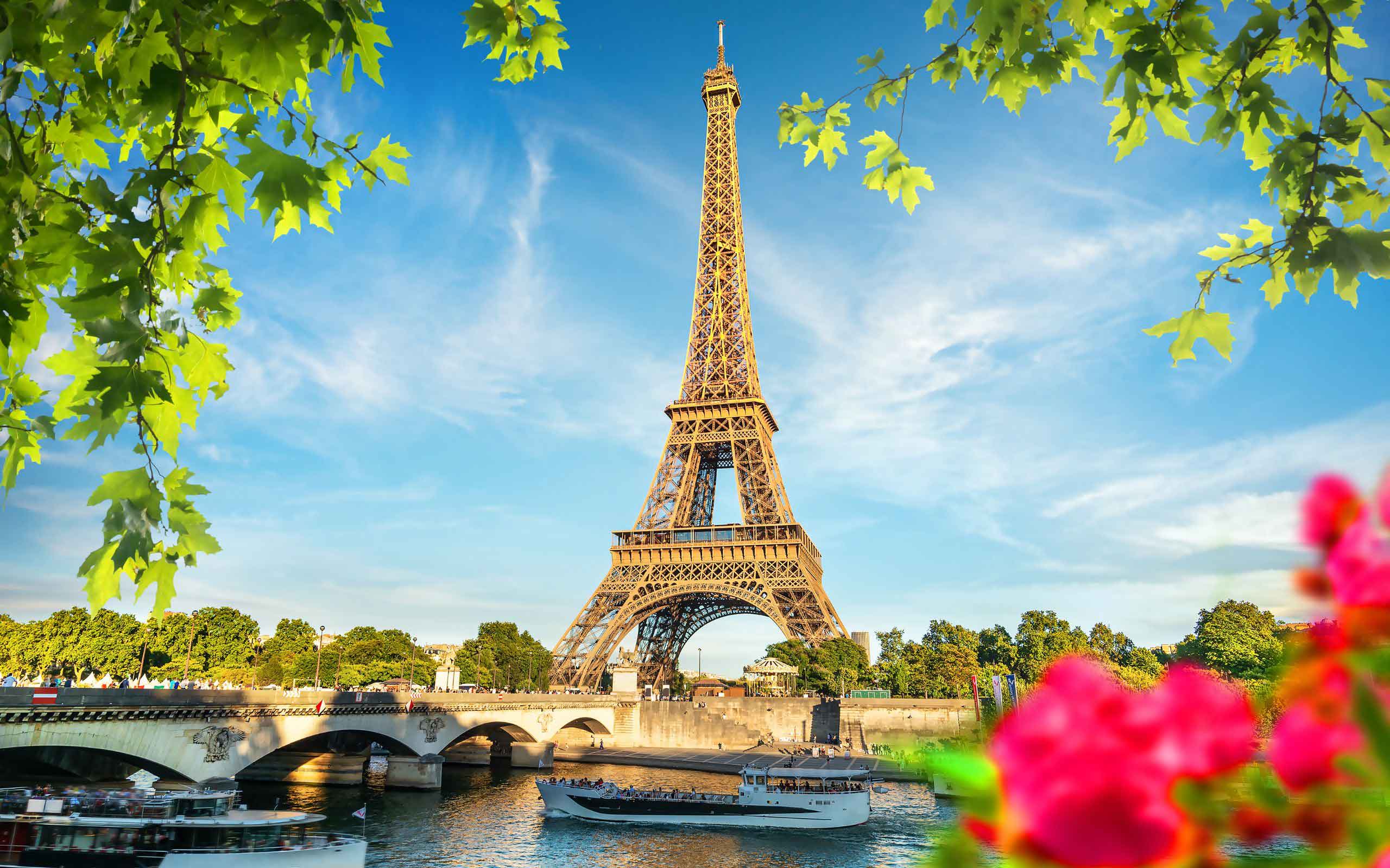 Private Jet to Paris – The Ultimate Way to Experience the City of Lights with ASM Charter